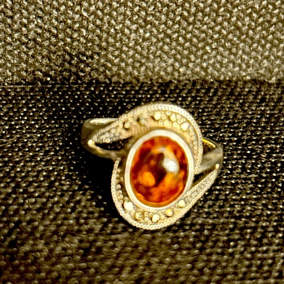 Amber Sterling Silver Ring 8.5 - Picture 3 of 4
